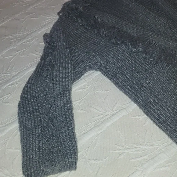 Chunky Cable Knit Long Sweater - Picture 7 of 10